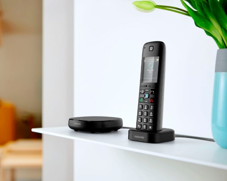 Motorola Wireless Telephone With Alexia