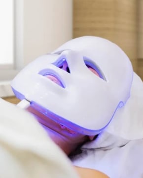 LED light therapy mask,