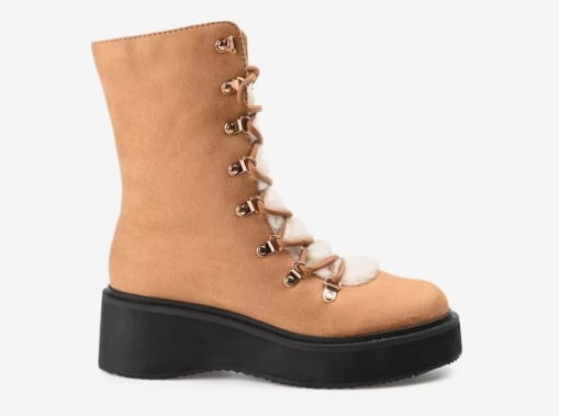 Early Black Friday Boot Deals at DSW