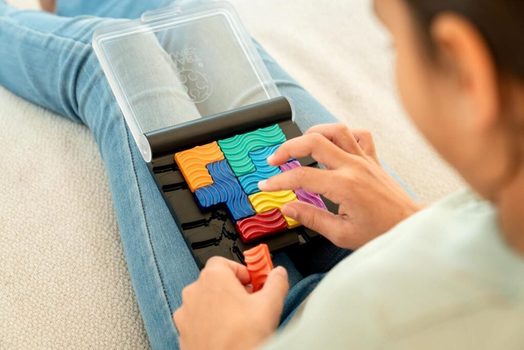 SmartGames® IQ Flow Travel Logic Puzzle Game