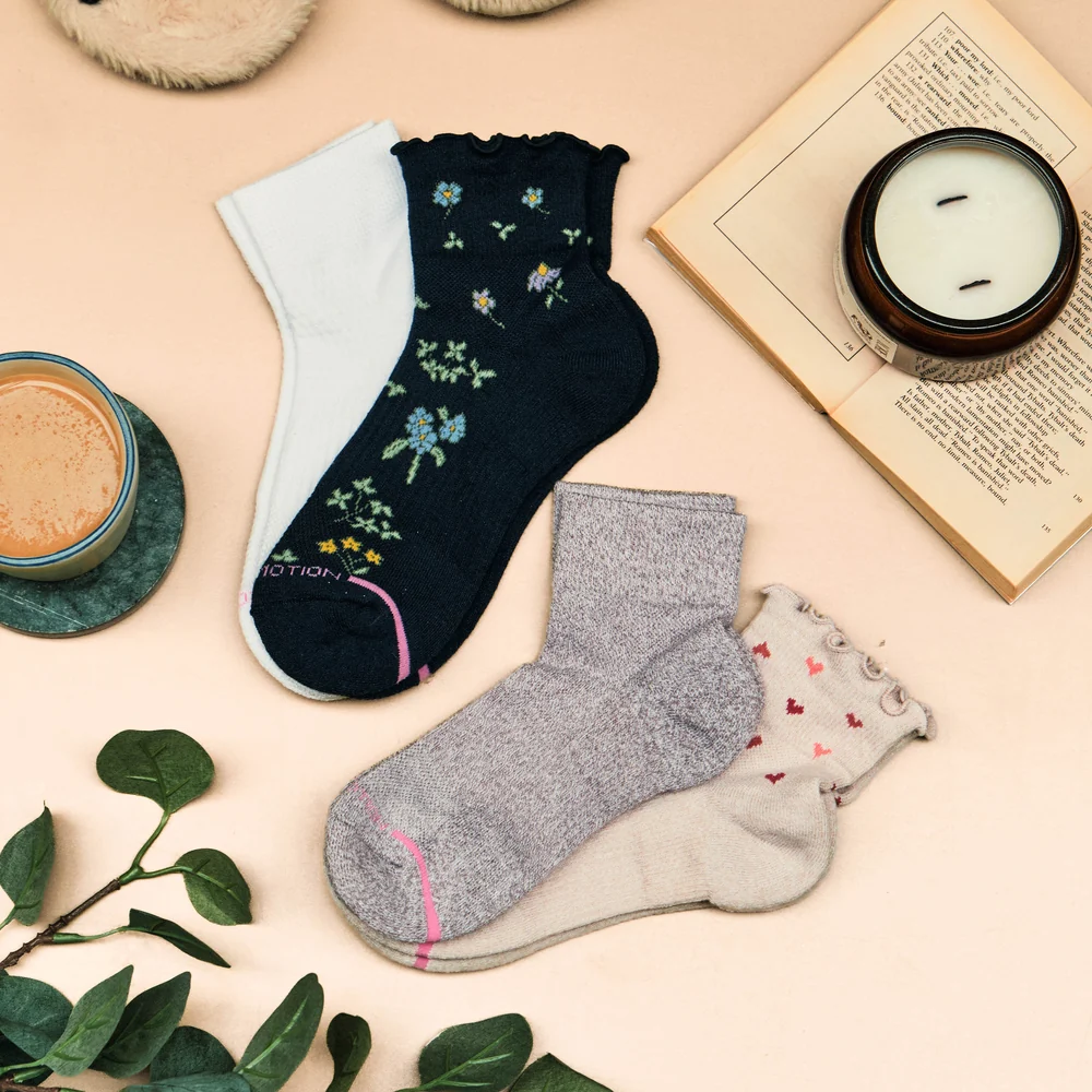 Dr. Motion
All Over Floral Lettuce Edge | Quarter Compression Socks For Women